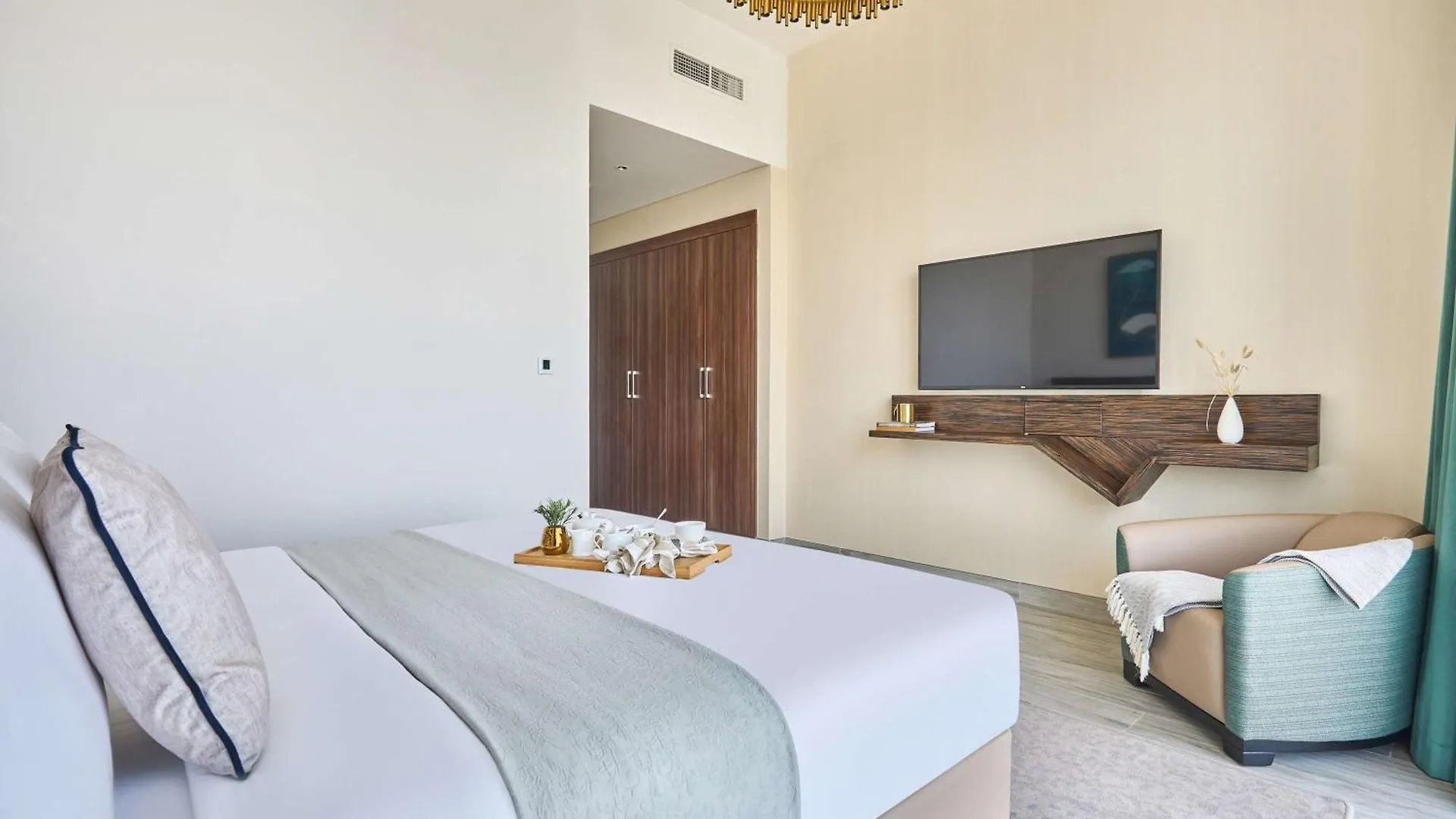 Frank Porter - Avani Palm View Dubai United Arab Emirates